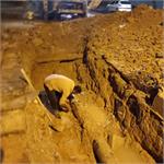 تعمیر شکستگی خط لوله انتقال آب در خیابان ۱۷ شهریور بندر امام خمینی(ره)